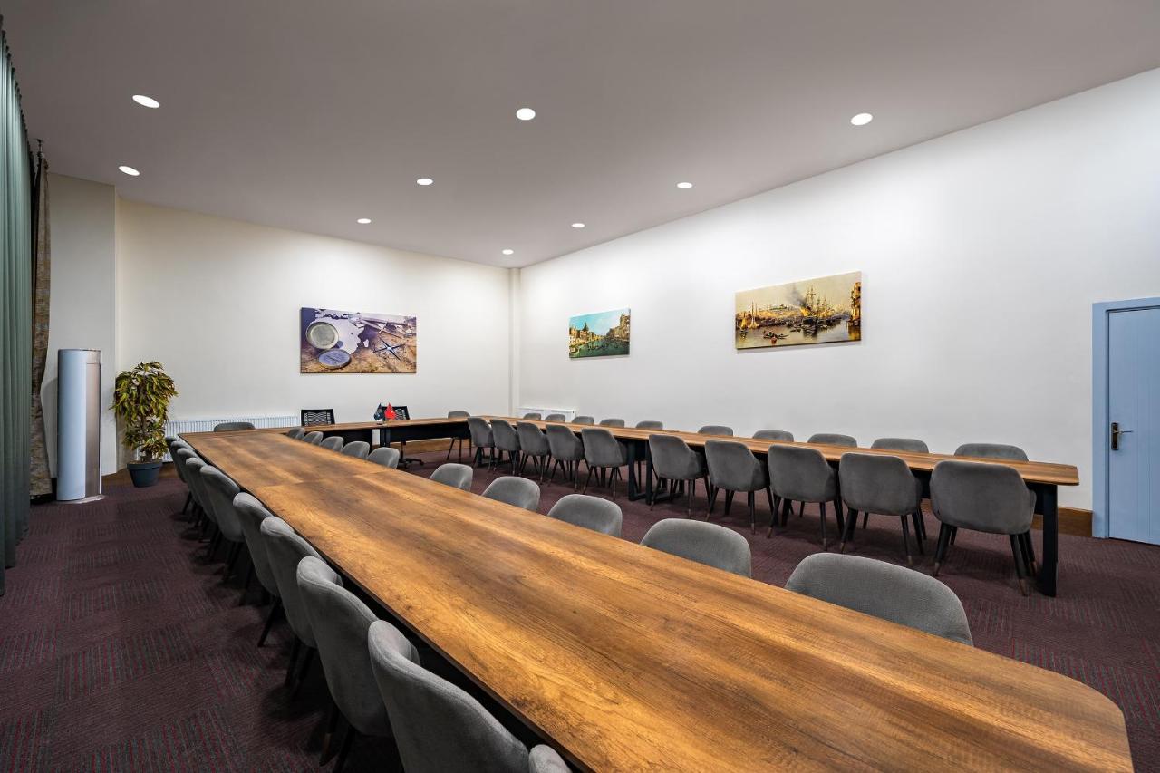 Otel Hidden Hills Airport 5*